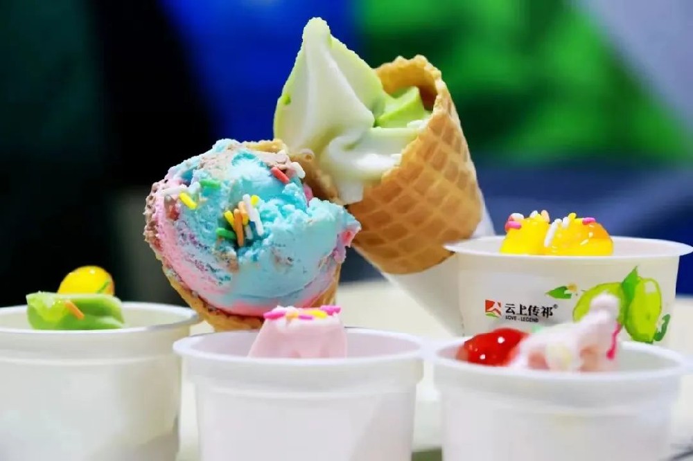 炎炎夏日，傳祁鮮奶冰淇淋為廣大高考考生送上清涼