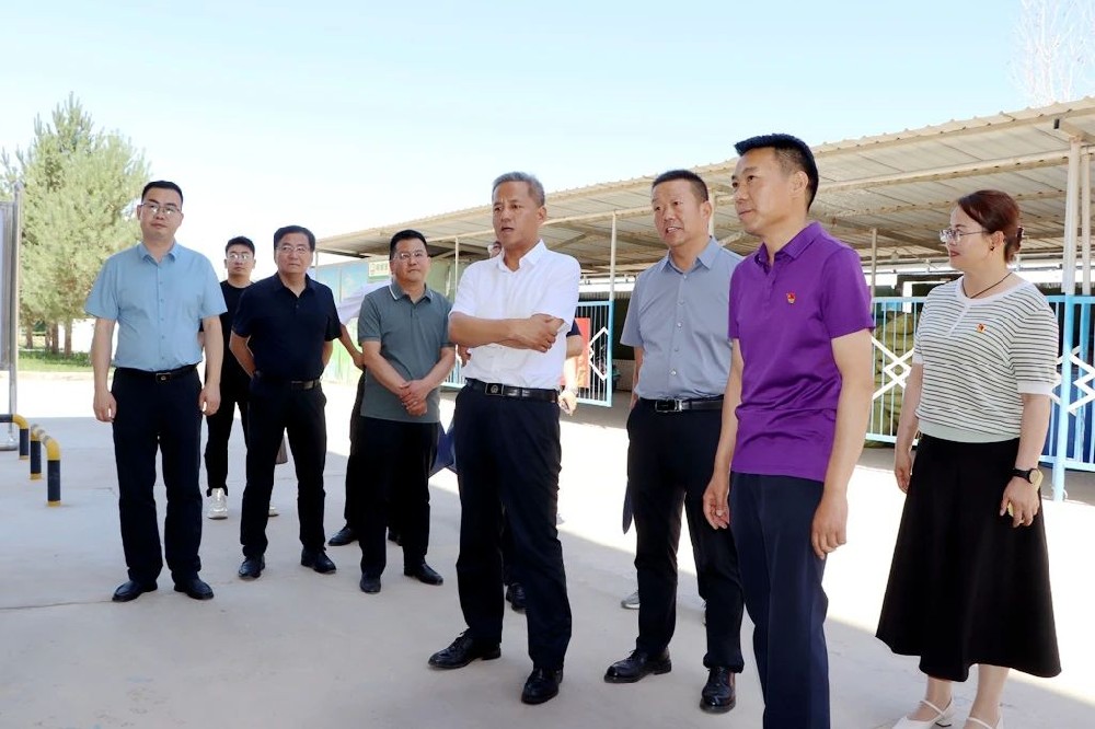 市委社會(huì)工作部部長、市委非公經(jīng)濟(jì)組織和社會(huì)組織工委書記劉永君到甘肅前進(jìn)集團(tuán)調(diào)研