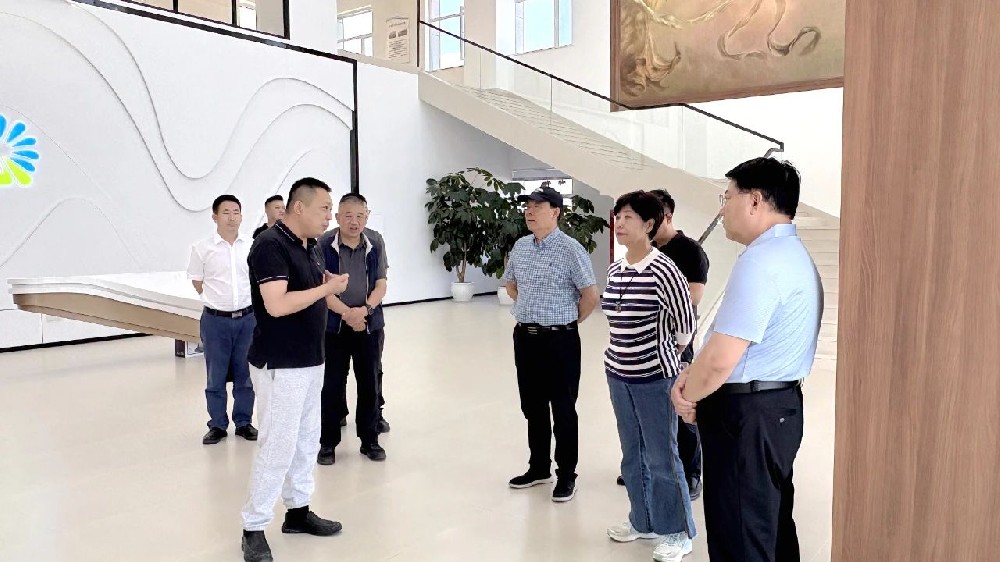 中國(guó)乳制品工業(yè)協(xié)會(huì)領(lǐng)導(dǎo)調(diào)研參觀甘肅傳祁甘味乳業(yè)
